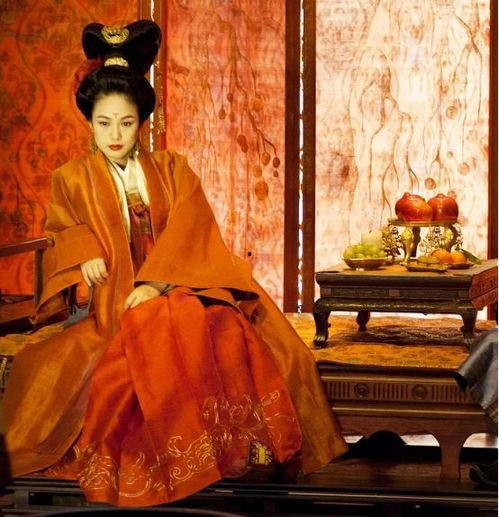 周韵早期生活照,揭秘女神的青涩岁月